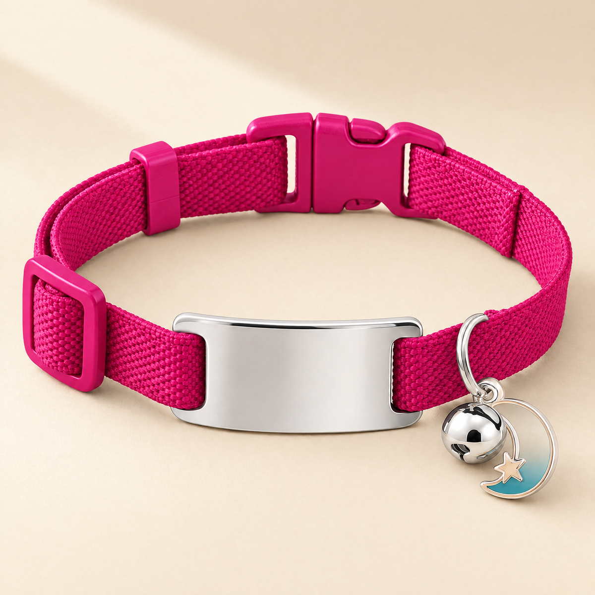 Collier chat élastique fuchsia, médaille argentée